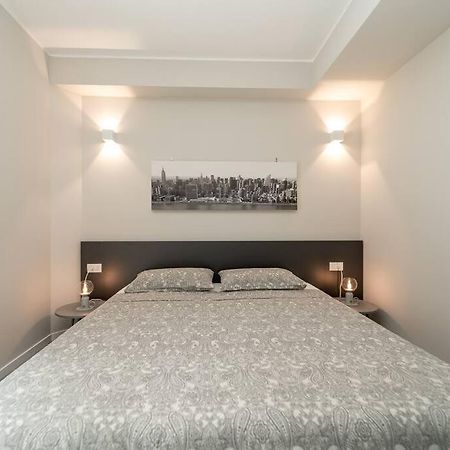 Apt 2 Min From The Cathedral With Private Parking Como Exterior photo