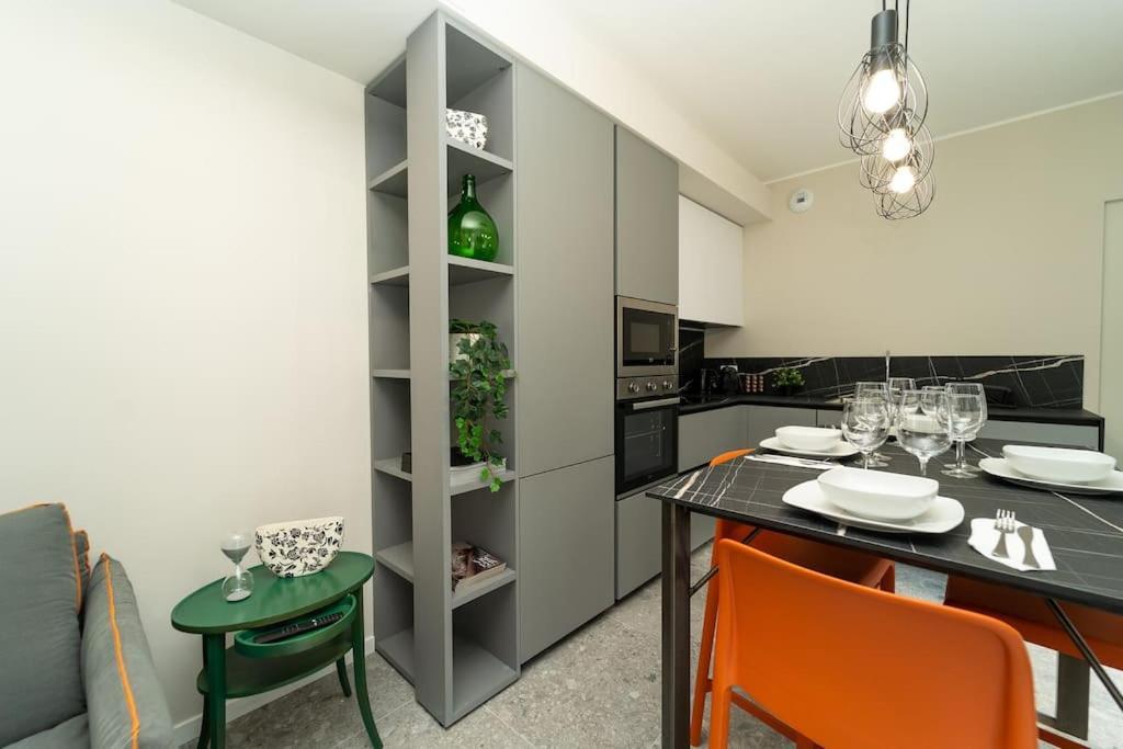 Apt 2 Min From The Cathedral With Private Parking Como Exterior photo